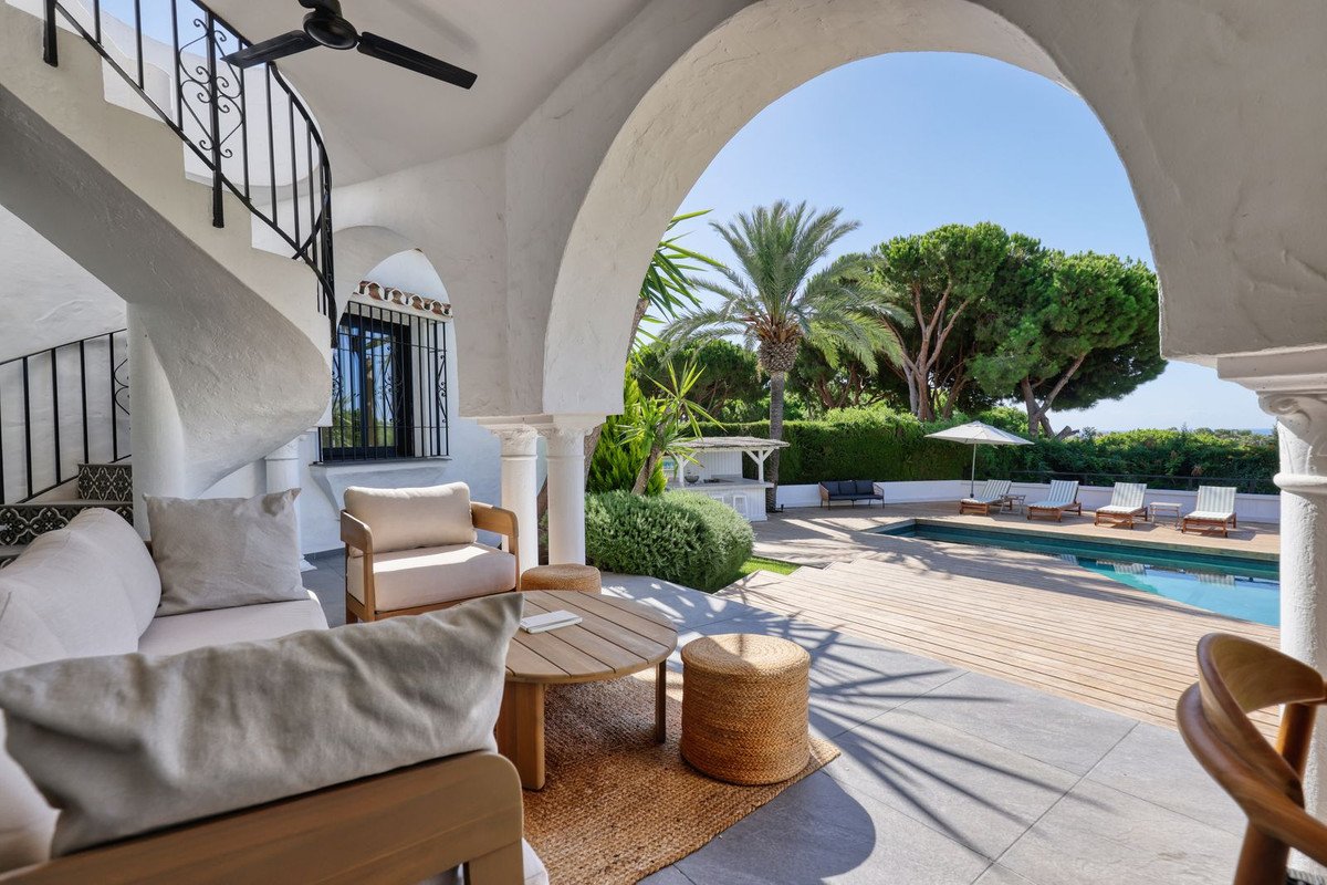 5 Bed Detached Villa in Hacienda Las Chapas