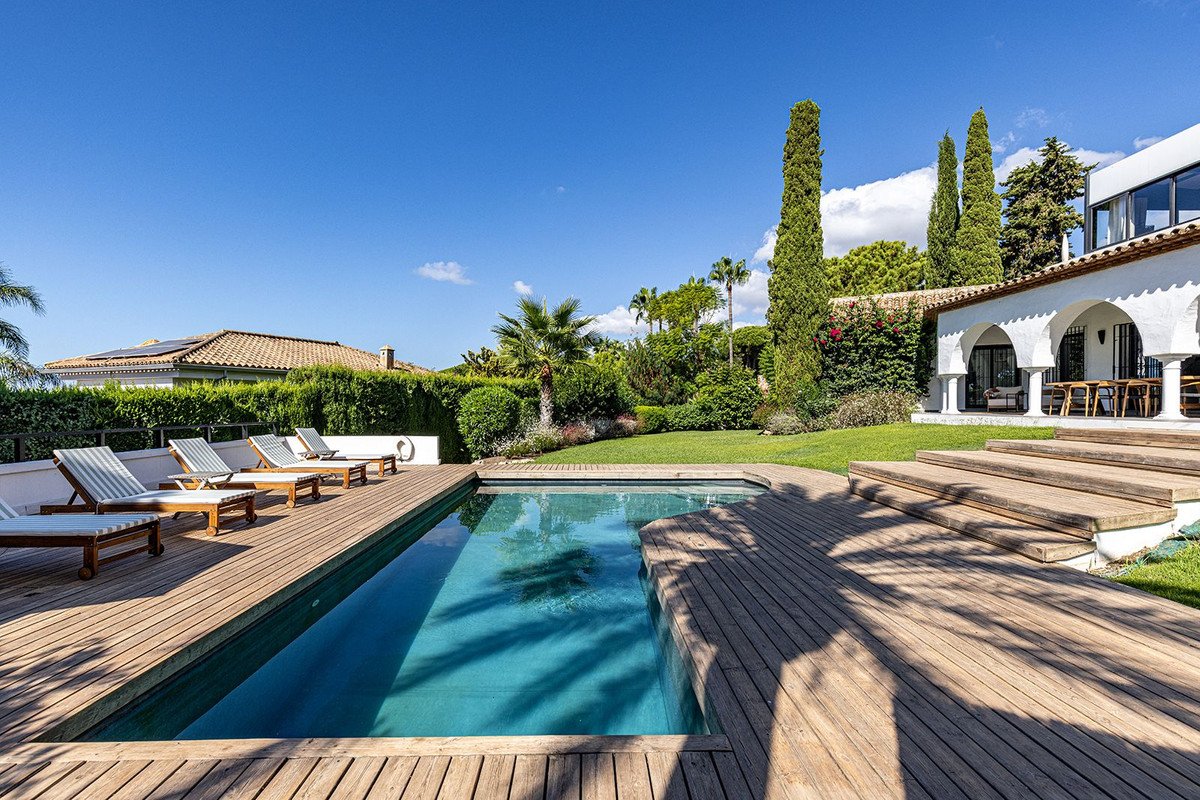 5 Bed Detached Villa in Hacienda Las Chapas