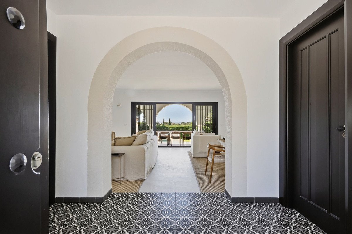 5 Bed Detached Villa in Hacienda Las Chapas