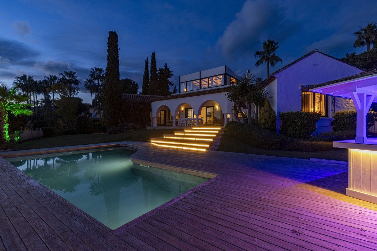 5 Bed Detached Villa in Hacienda Las Chapas
