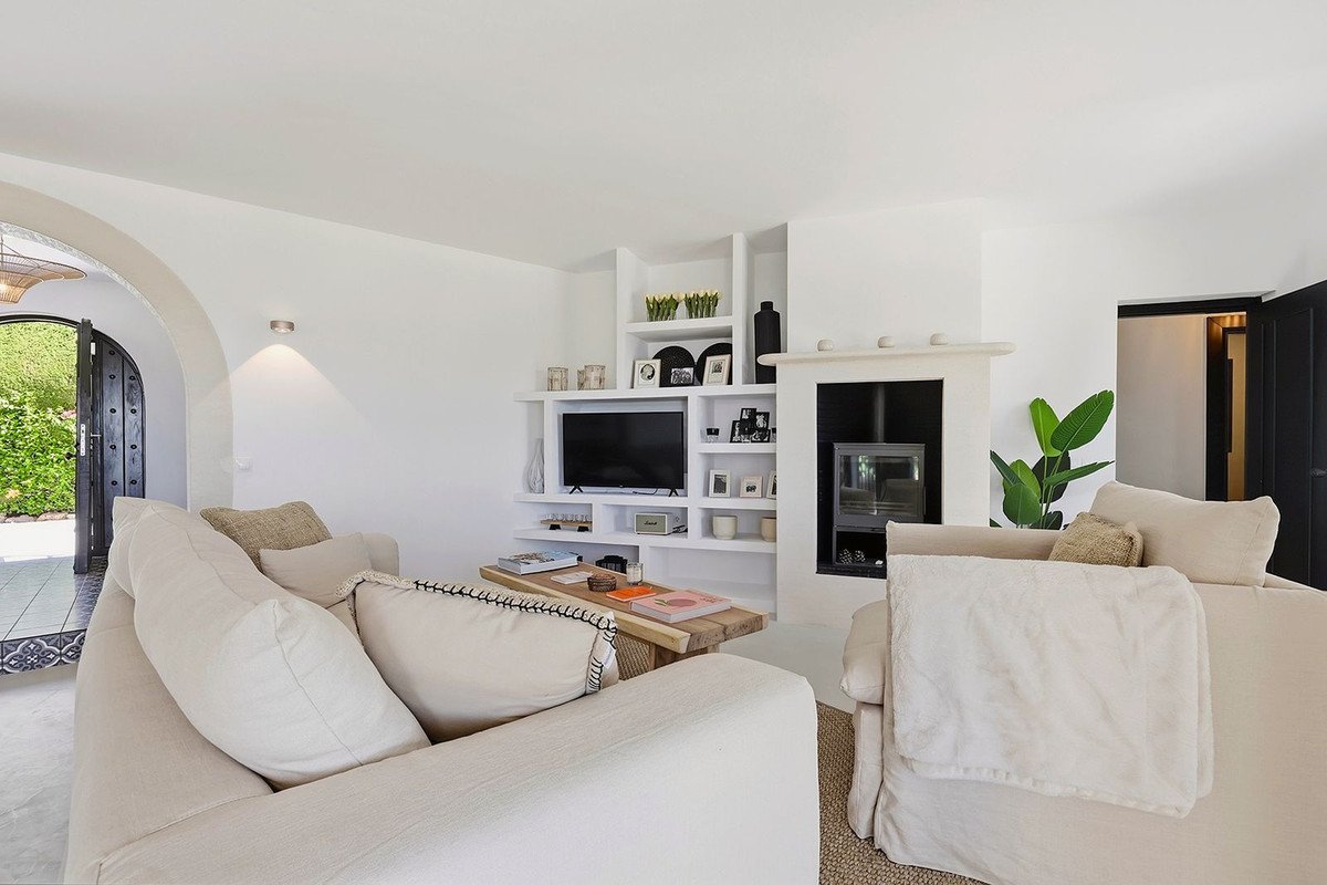 5 Bed Detached Villa in Hacienda Las Chapas