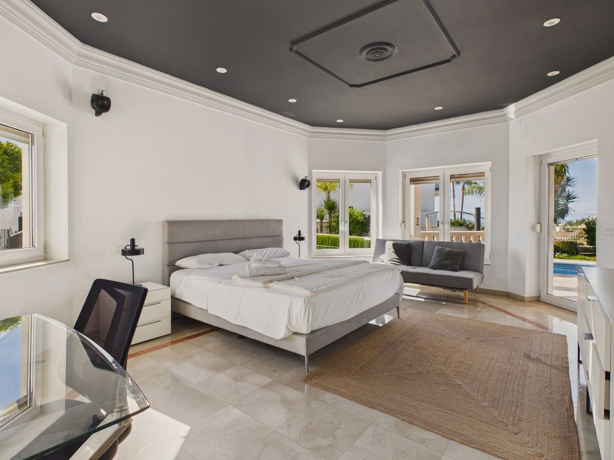 6 Bed Detached Villa in Benahavís