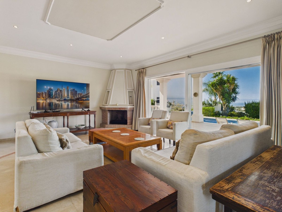 6 Bed Detached Villa in Benahavís