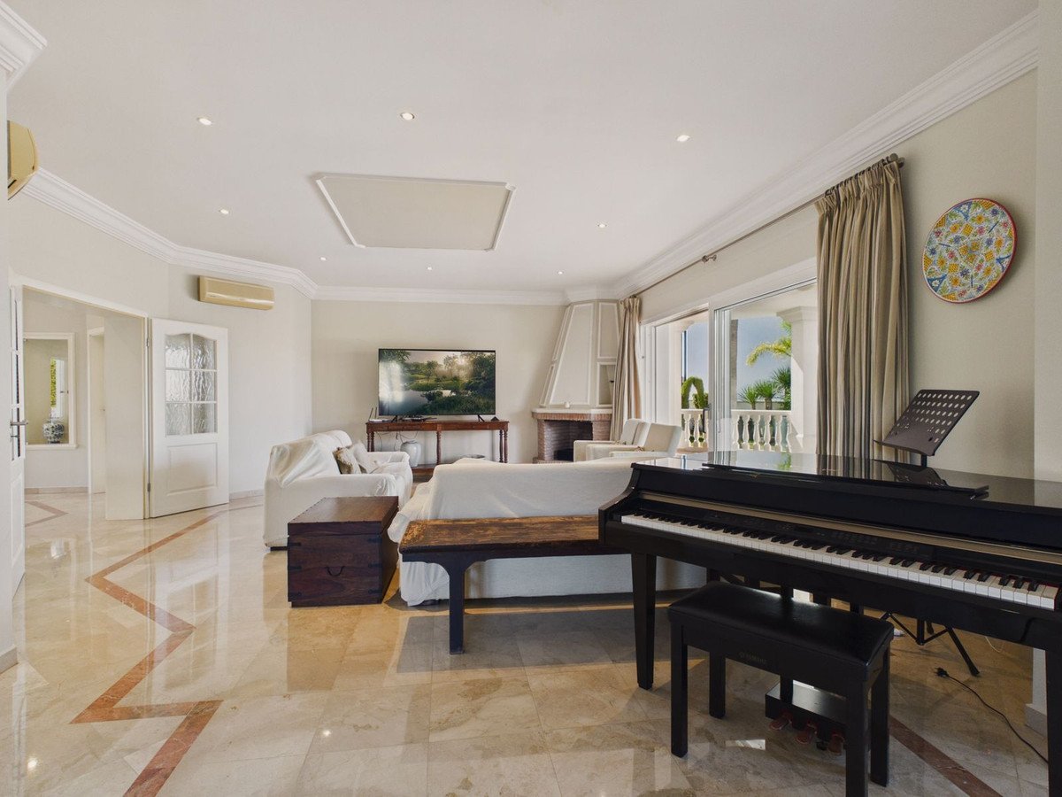 6 Bed Detached Villa in Benahavís