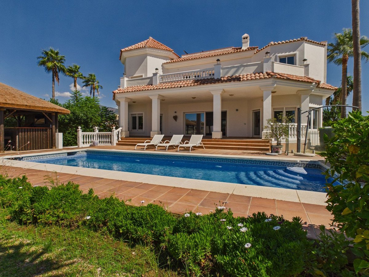 6 Bed Detached Villa in Benahavís