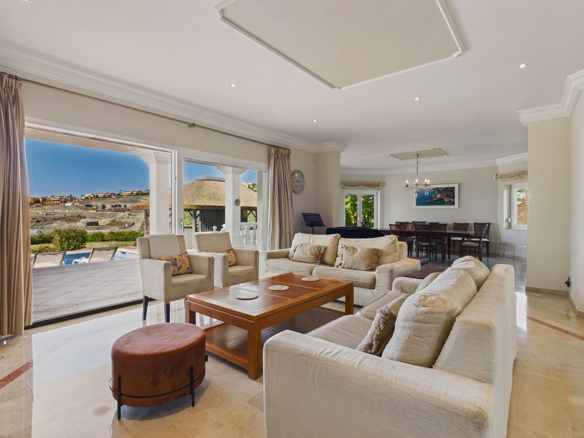 6 Bed Detached Villa in Benahavís
