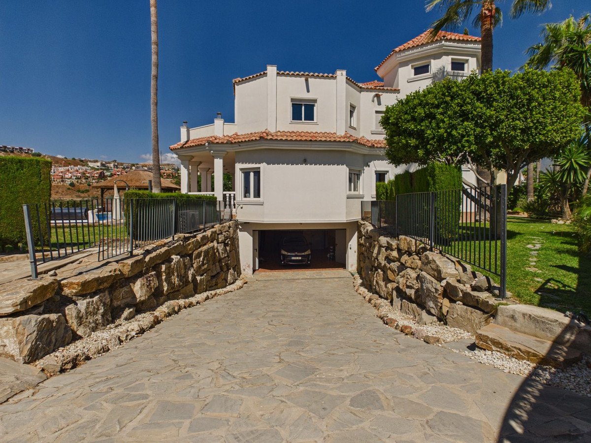 6 Bed Detached Villa in Benahavís