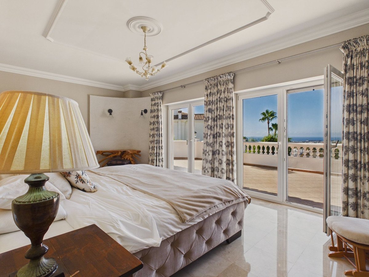 6 Bed Detached Villa in Benahavís