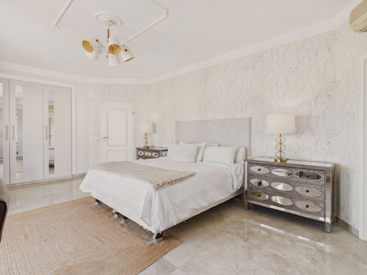 6 Bed Detached Villa in Benahavís