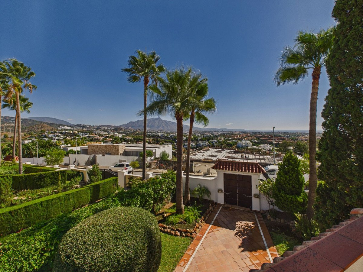 6 Bed Detached Villa in Benahavís