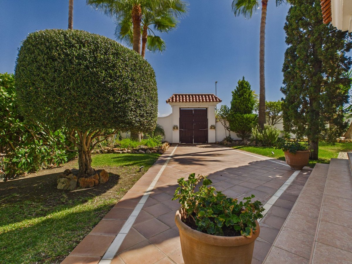 6 Bed Detached Villa in Benahavís