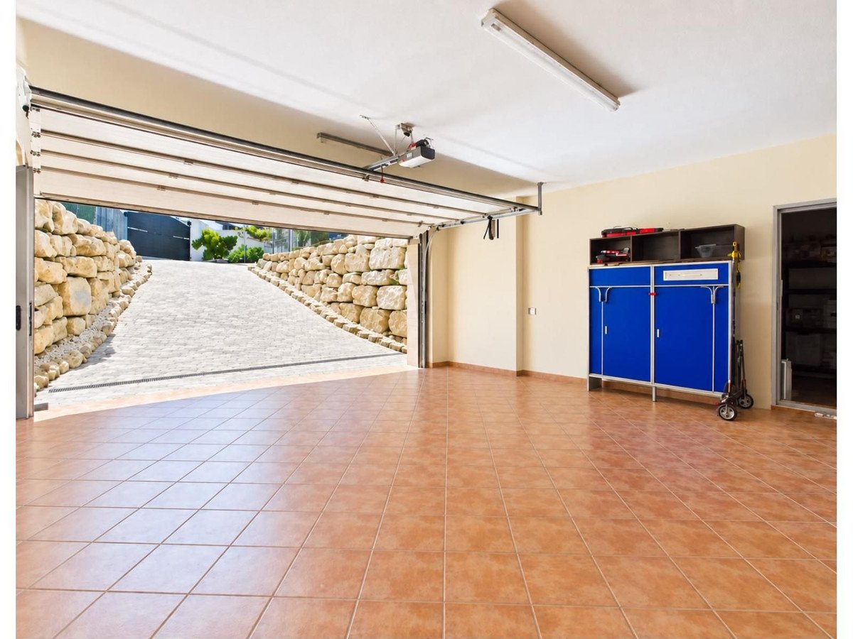 6 Bed Detached Villa in Benahavís