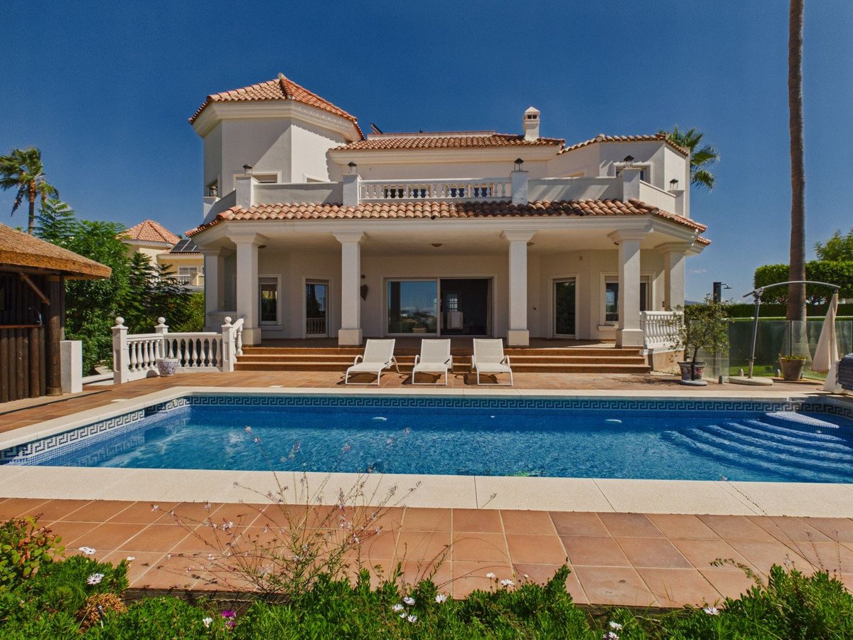 6 Bed Detached Villa in Benahavís
