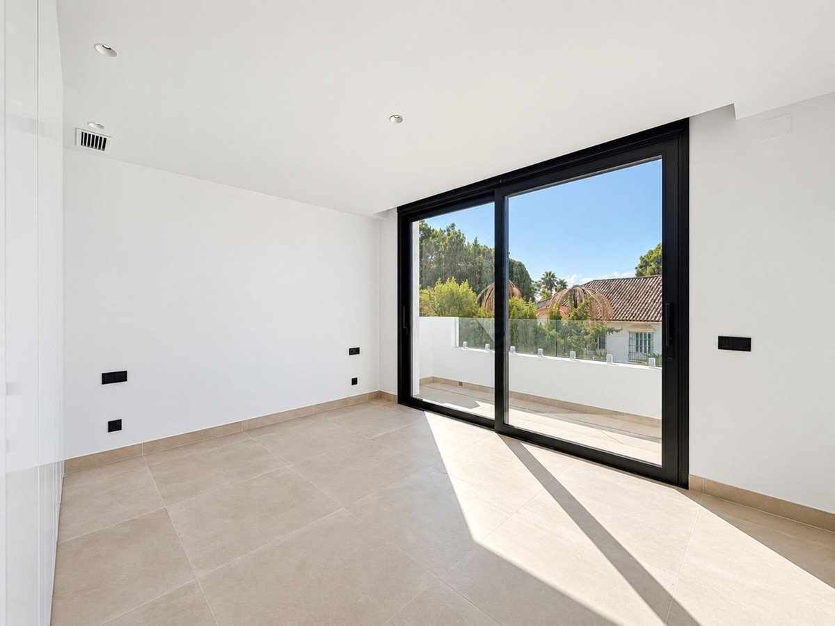 5 Bed Detached Villa in Nagüeles