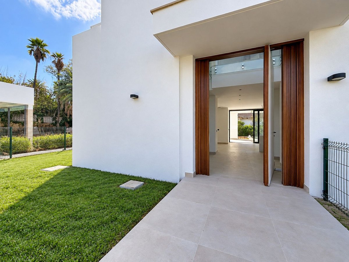 5 Bed Detached Villa in Nagüeles