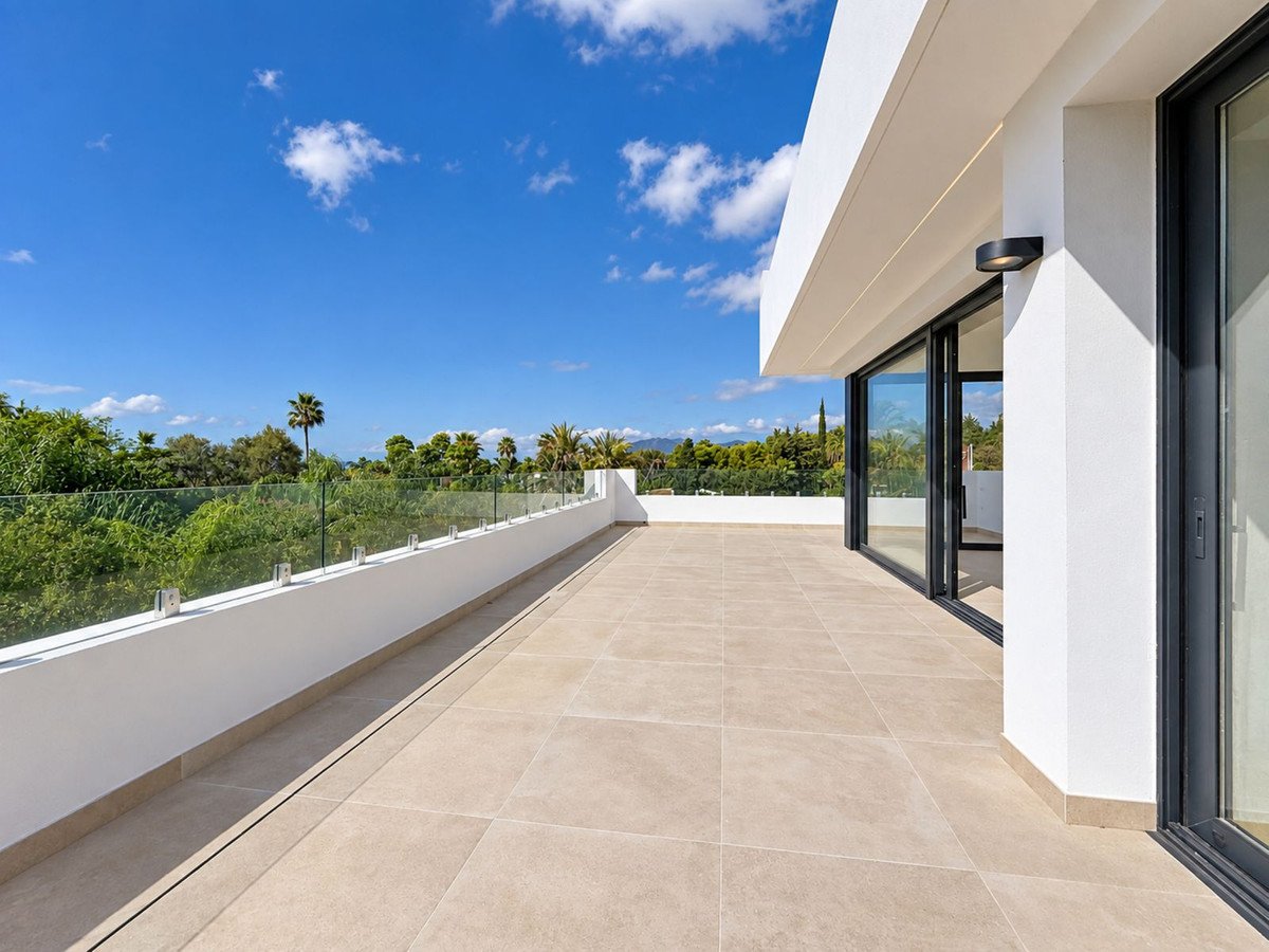 5 Bed Detached Villa in Nagüeles
