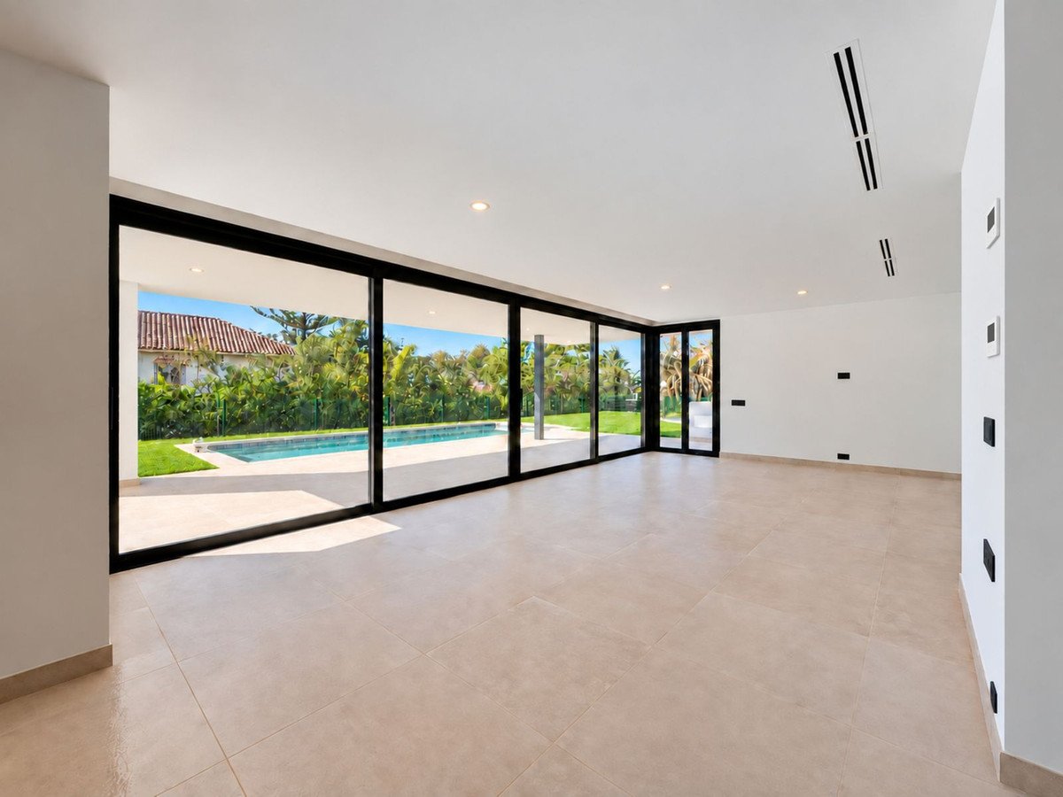 5 Bed Detached Villa in Nagüeles
