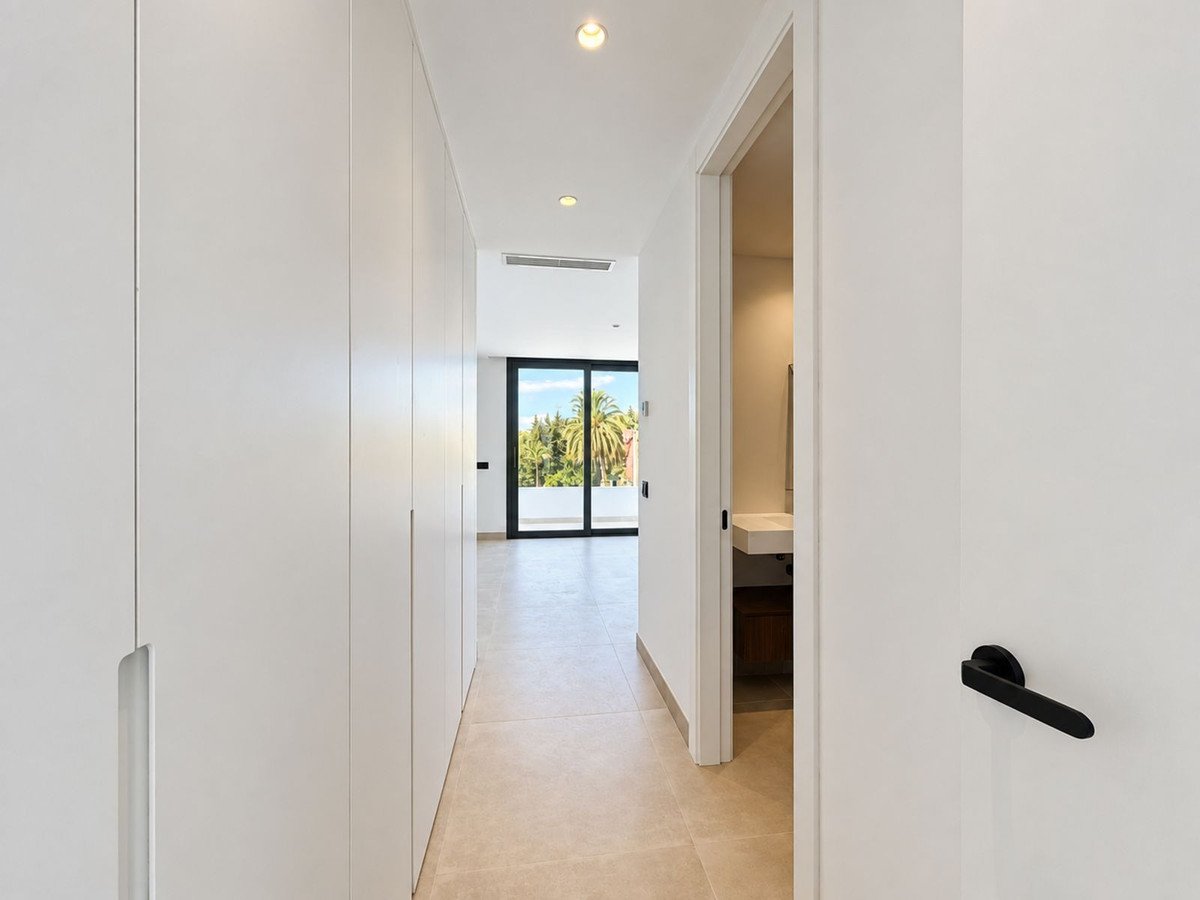 5 Bed Detached Villa in Nagüeles