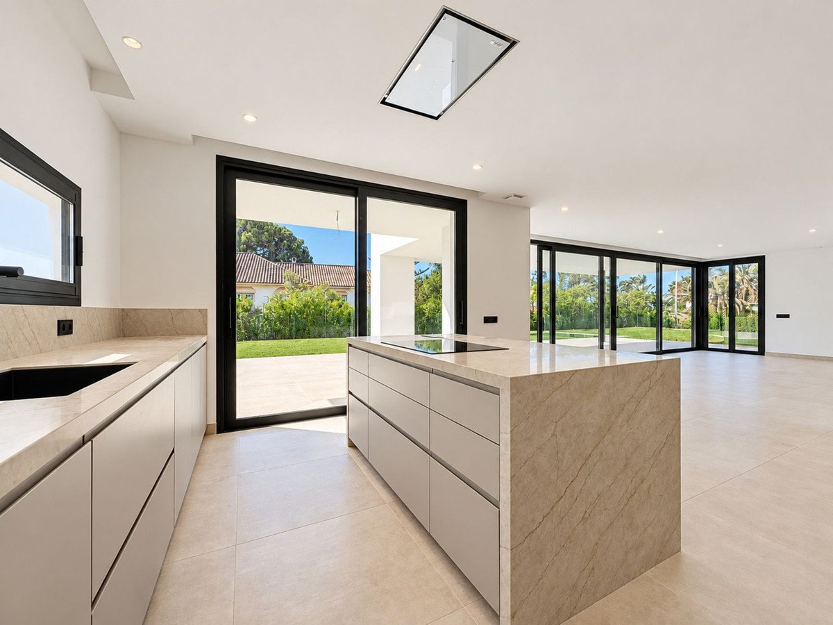 5 Bed Detached Villa in Nagüeles