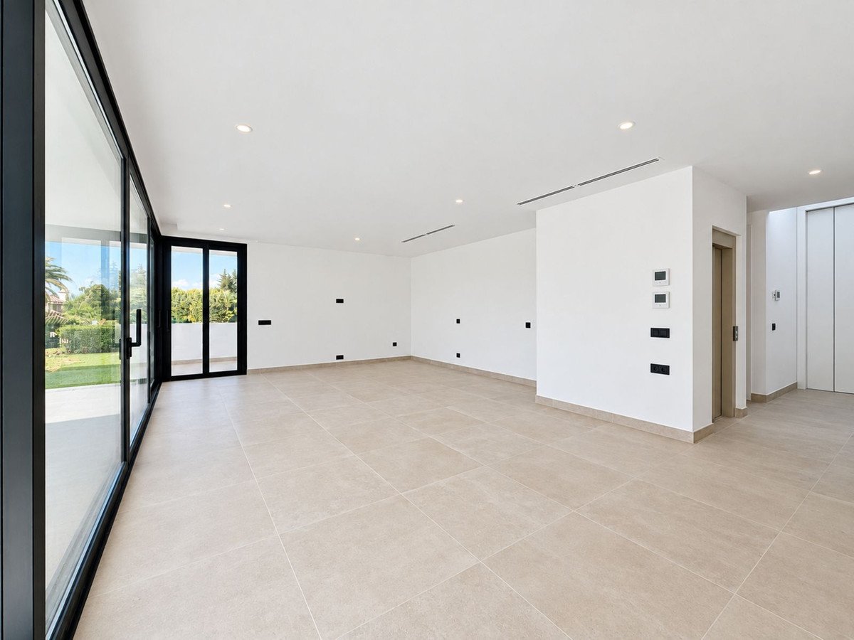 5 Bed Detached Villa in Nagüeles
