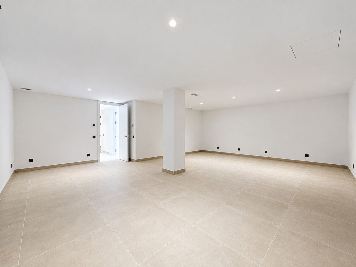 5 Bed Detached Villa in Nagüeles