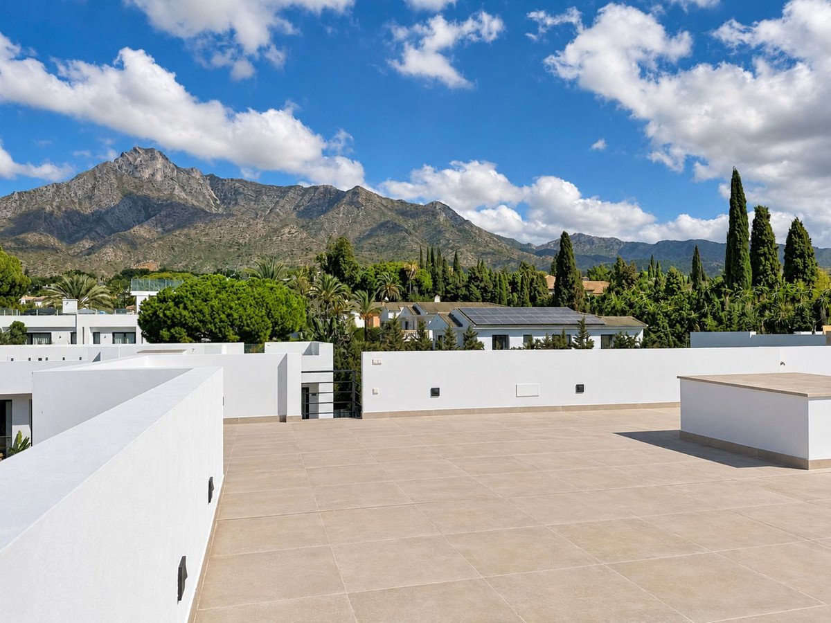 5 Bed Detached Villa in Nagüeles