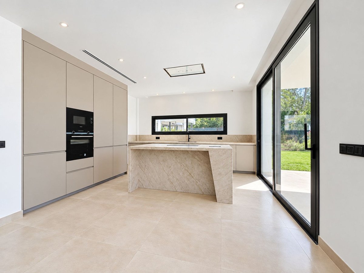 5 Bed Detached Villa in Nagüeles