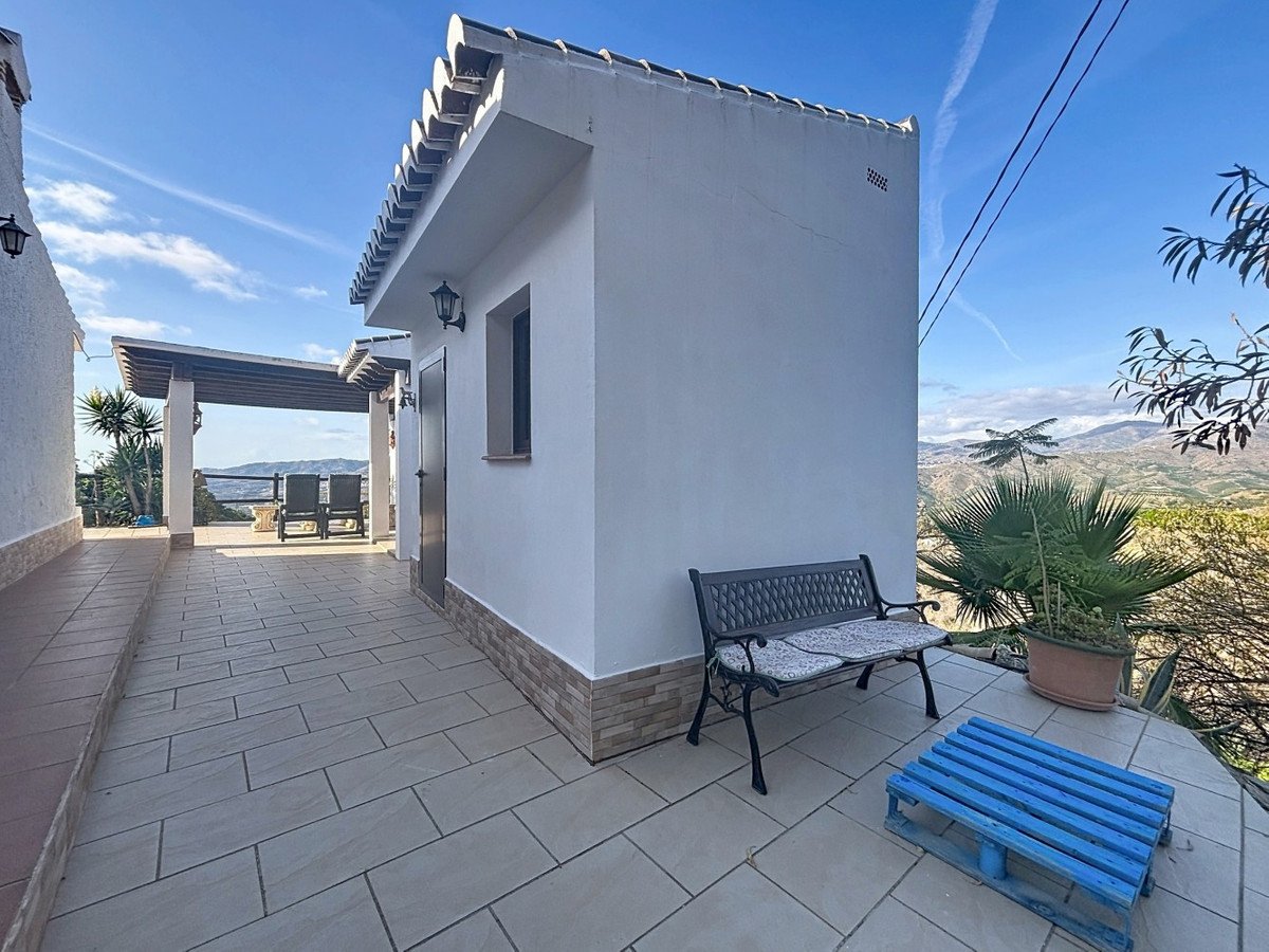 3 Bed Detached Villa in Vélez-Málaga
