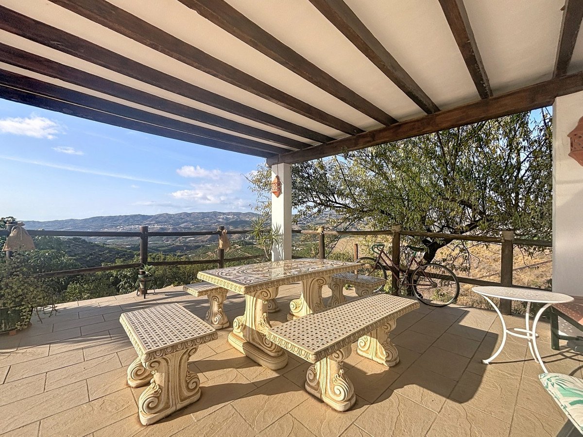 3 Bed Detached Villa in Vélez-Málaga