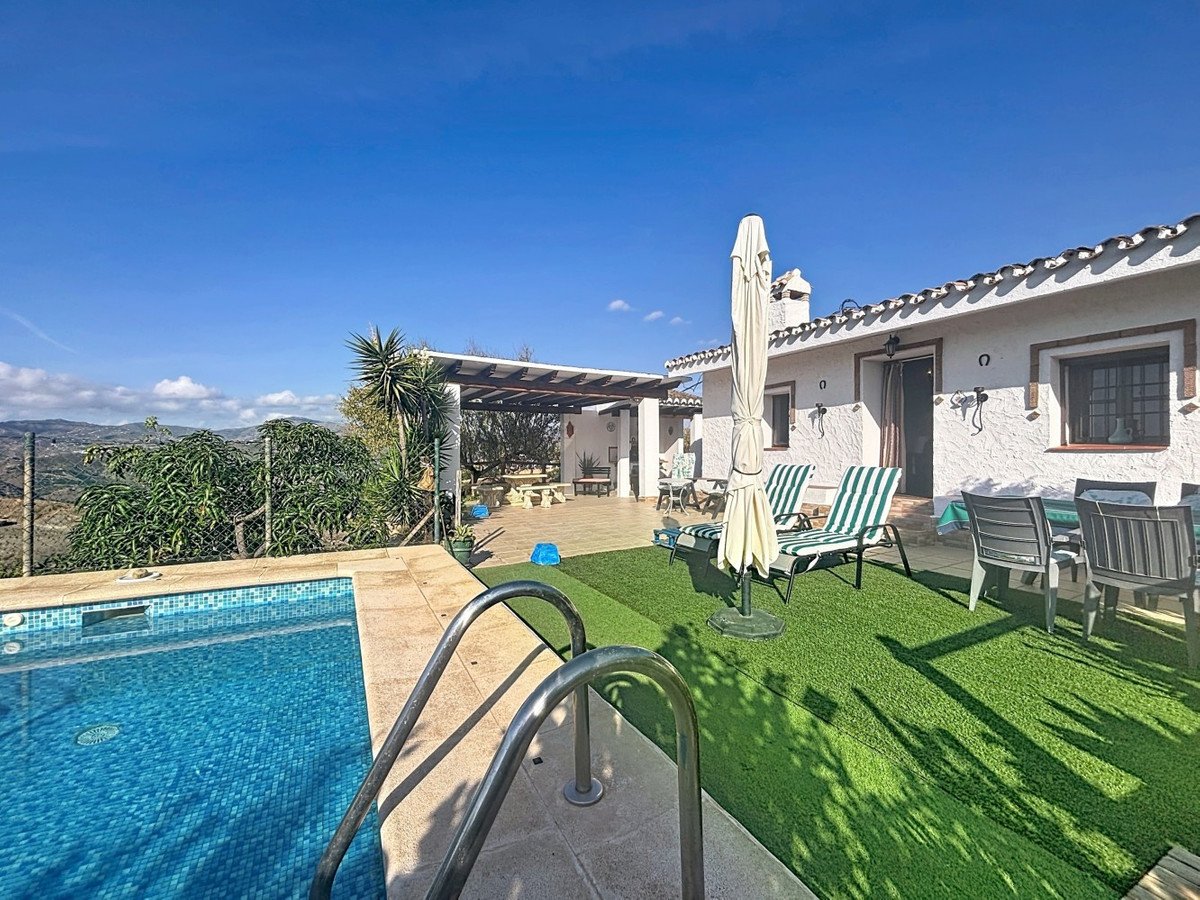 3 Bed Detached Villa in Vélez-Málaga