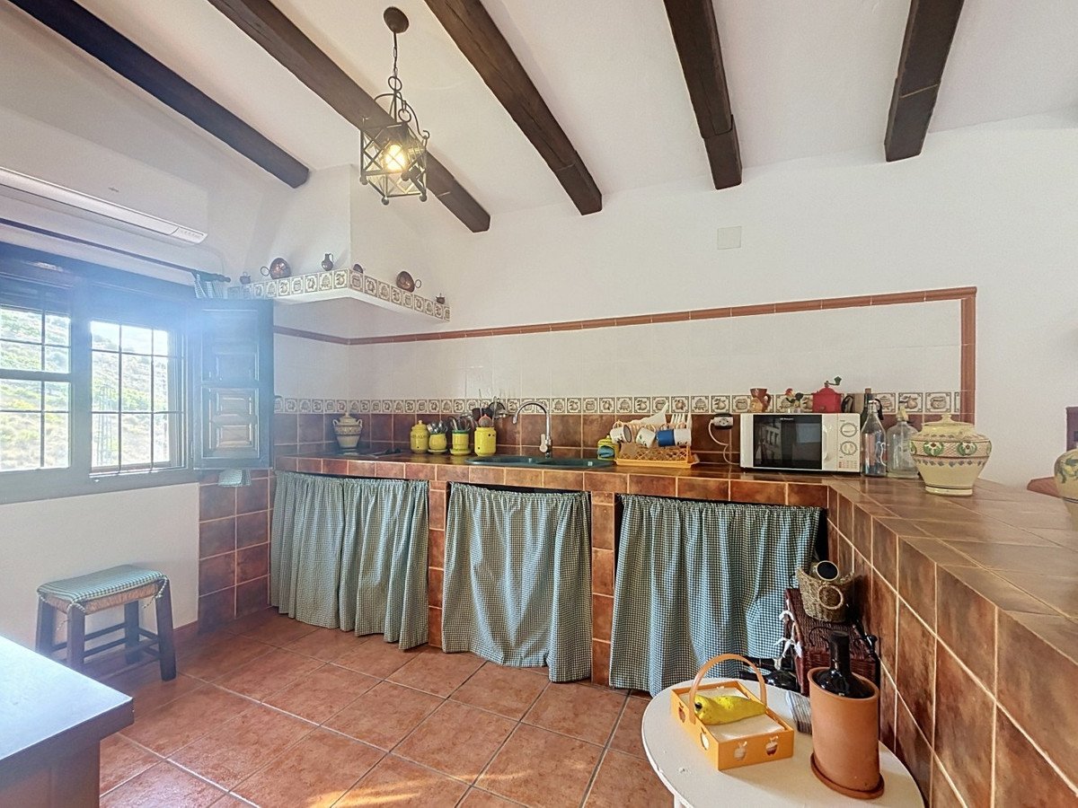 3 Bed Detached Villa in Vélez-Málaga