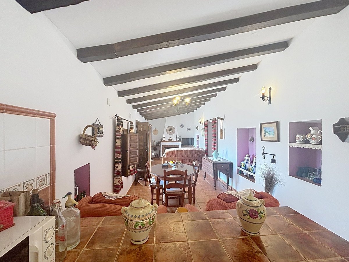3 Bed Detached Villa in Vélez-Málaga