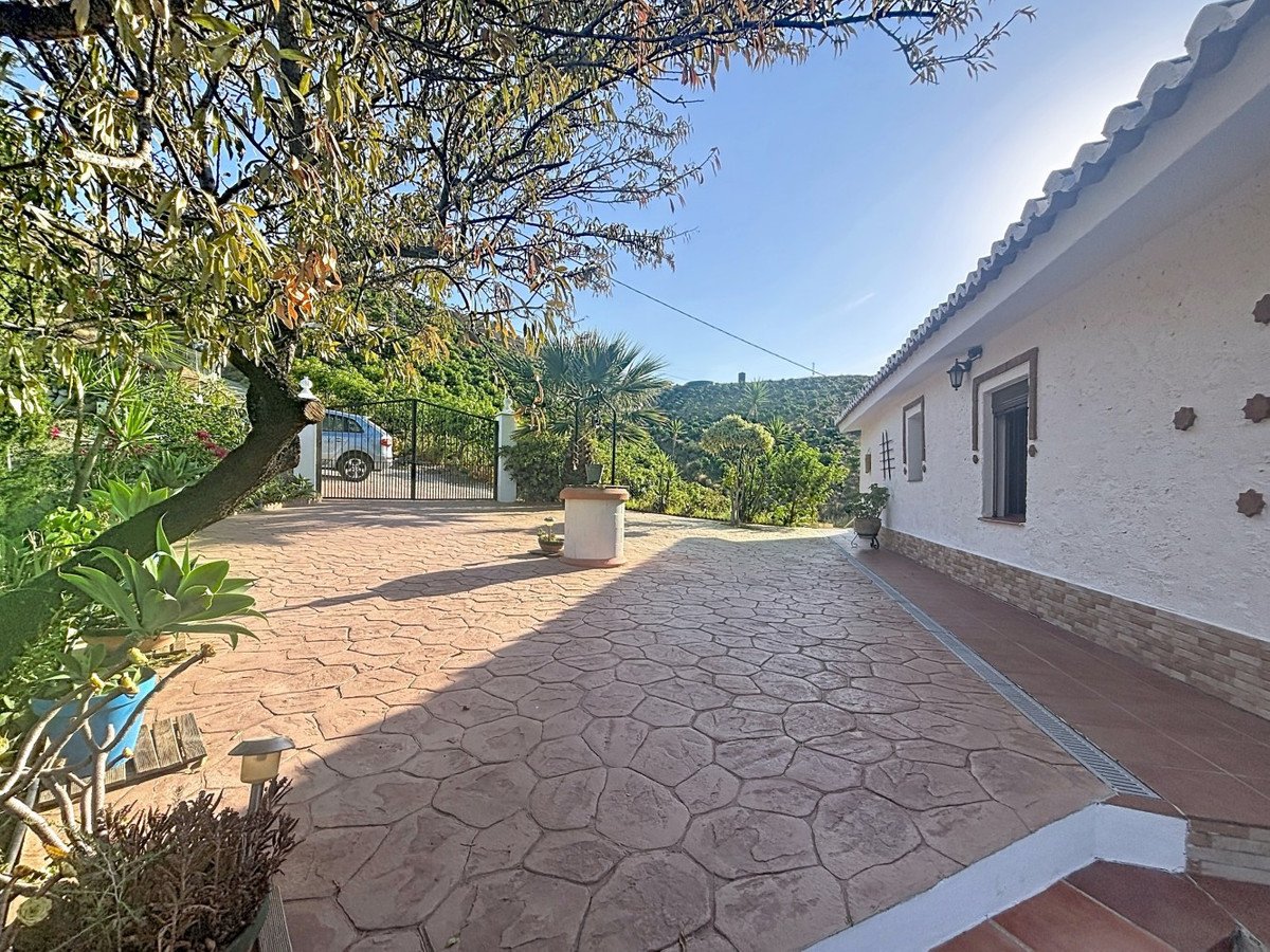 3 Bed Detached Villa in Vélez-Málaga