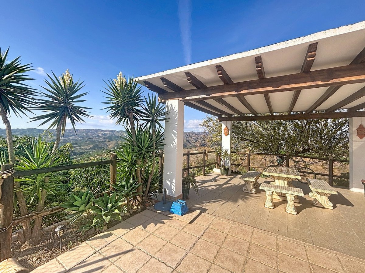 3 Bed Detached Villa in Vélez-Málaga