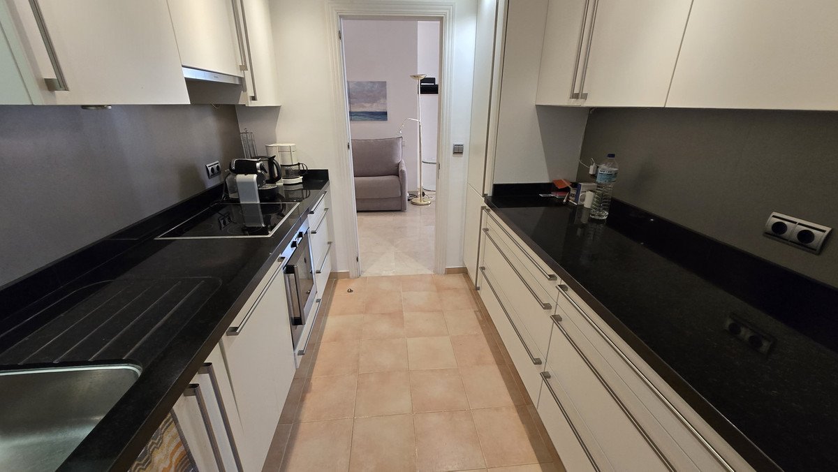 2 Bed Middle Floor Apartment in The Golden Mile