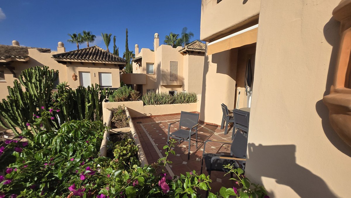 2 Bed Middle Floor Apartment in The Golden Mile