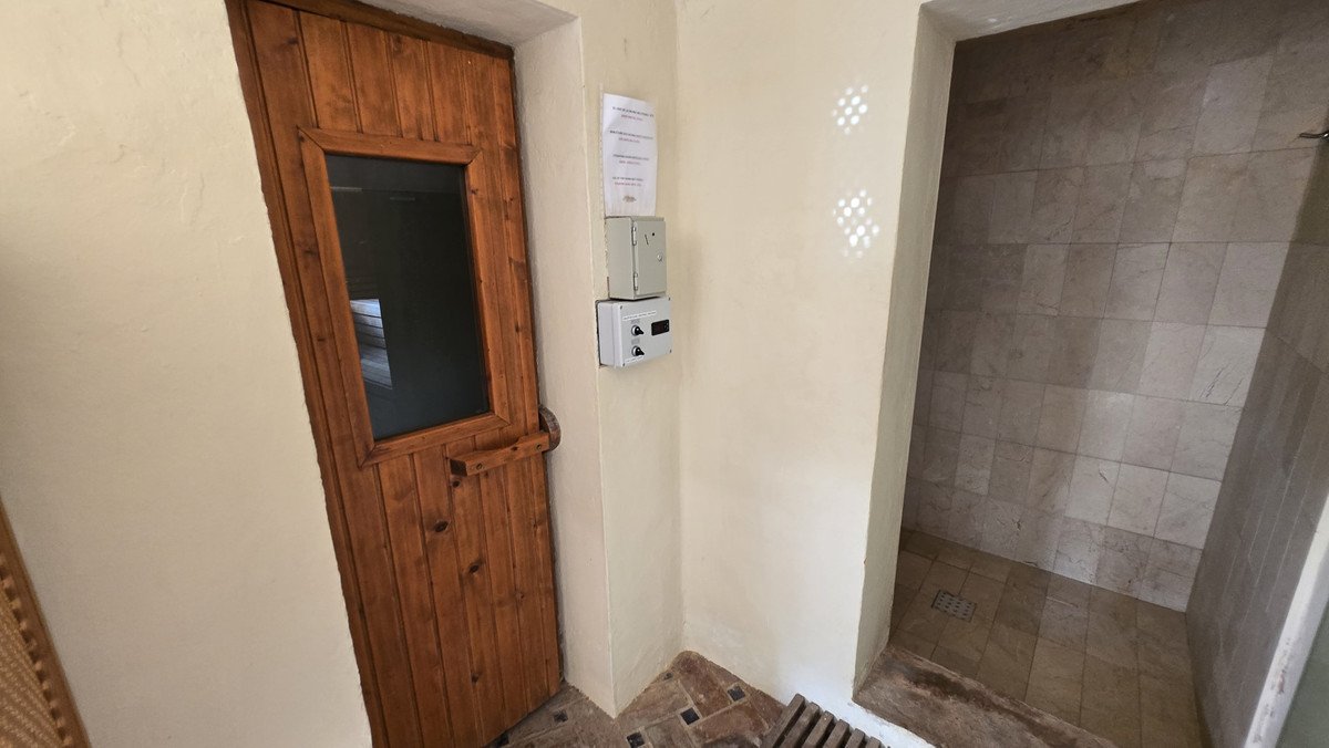2 Bed Middle Floor Apartment in The Golden Mile