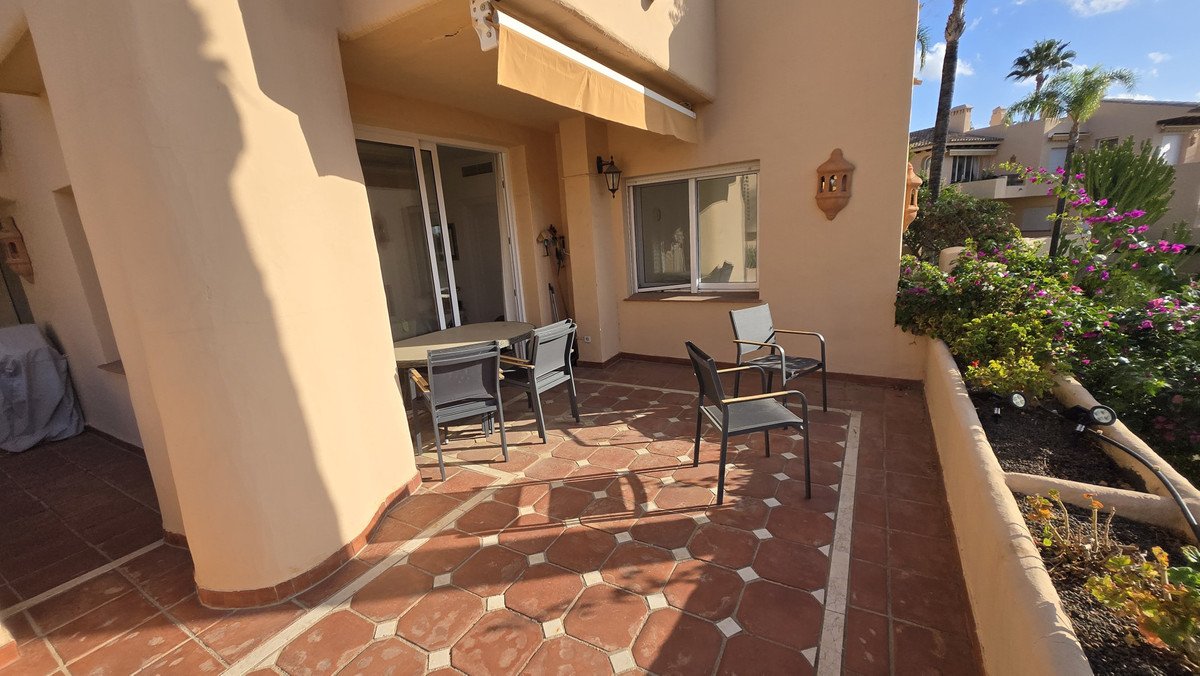 2 Bed Middle Floor Apartment in The Golden Mile