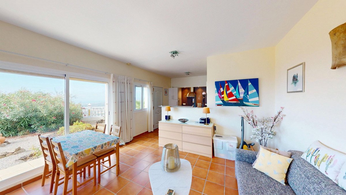 4 Bed Detached Villa in Algarrobo