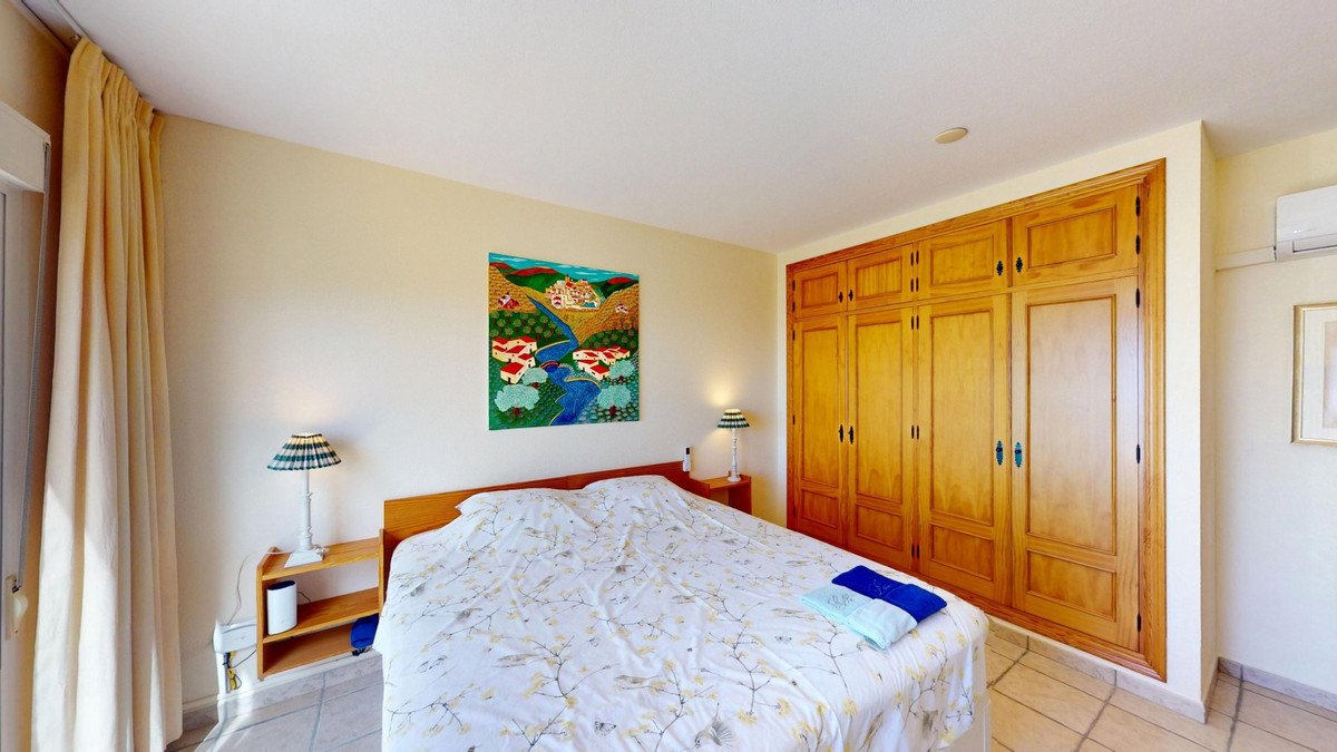 4 Bed Detached Villa in Algarrobo