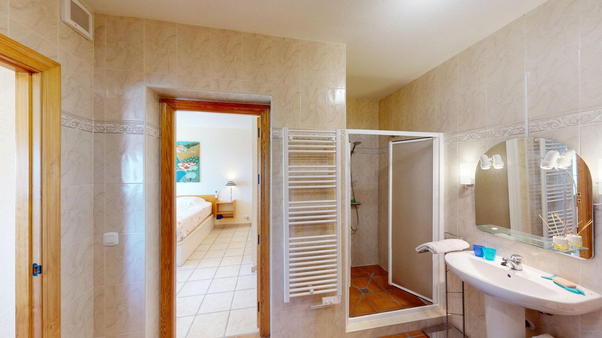 4 Bed Detached Villa in Algarrobo