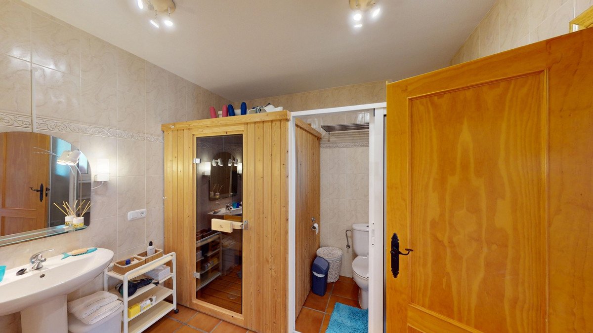 4 Bed Detached Villa in Algarrobo