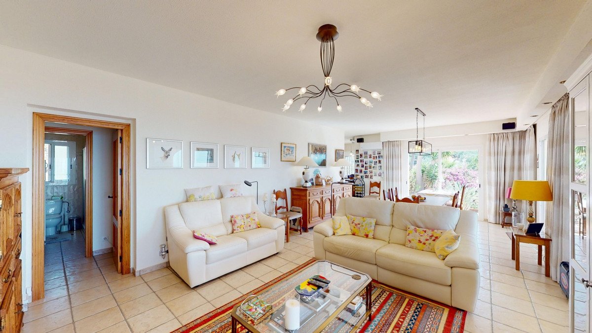 4 Bed Detached Villa in Algarrobo
