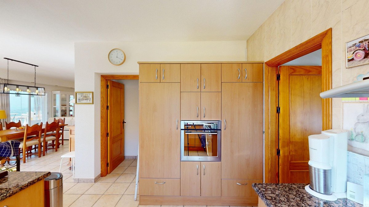 4 Bed Detached Villa in Algarrobo