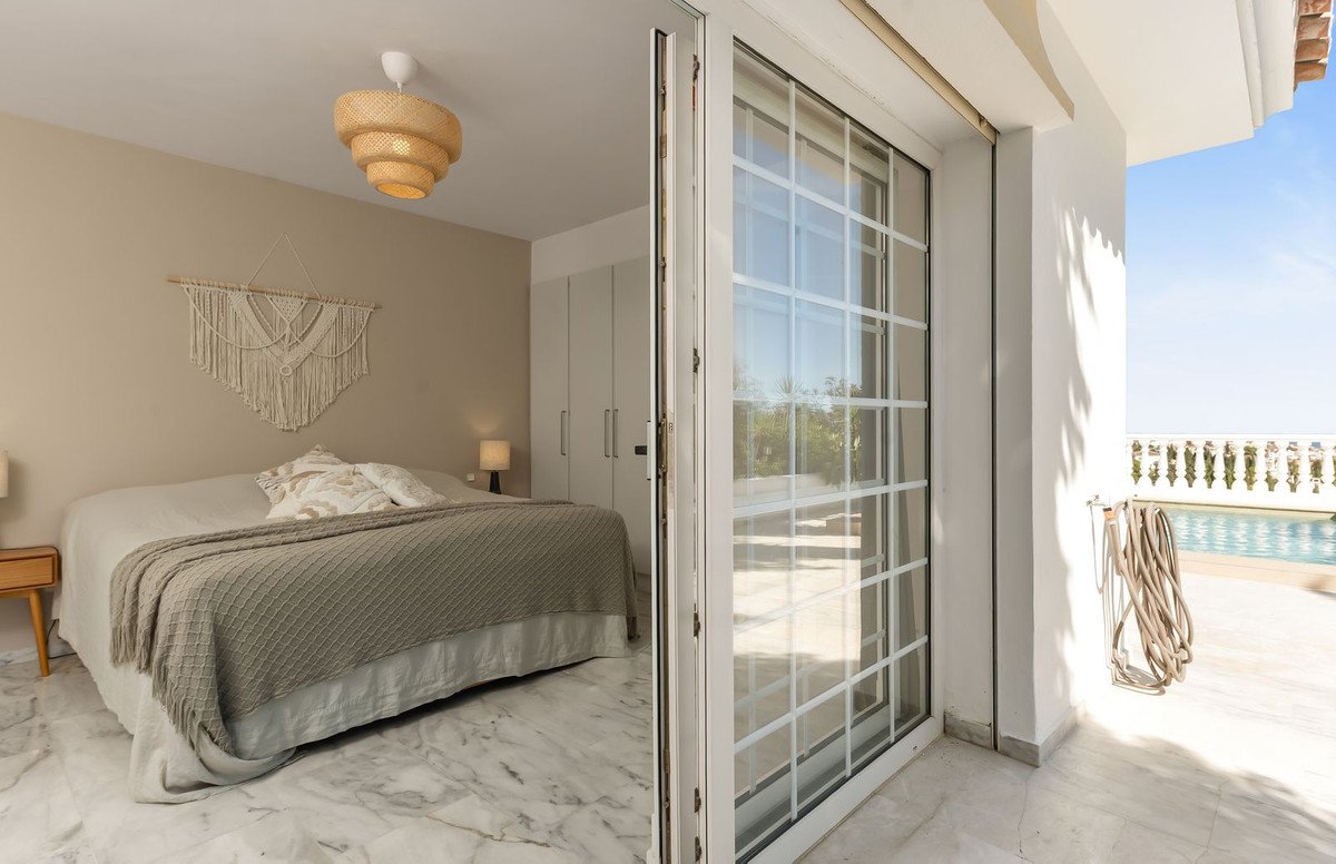 5 Bed Detached Villa in El Hornillo