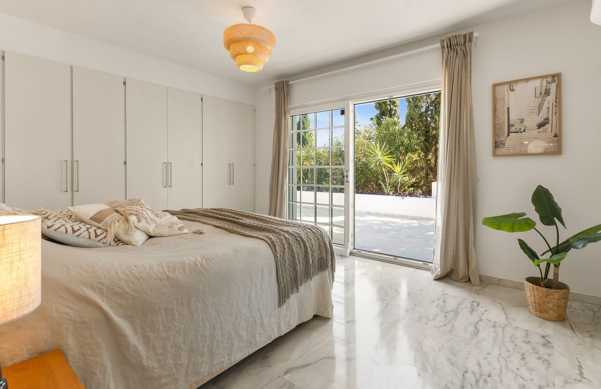 5 Bed Detached Villa in El Hornillo
