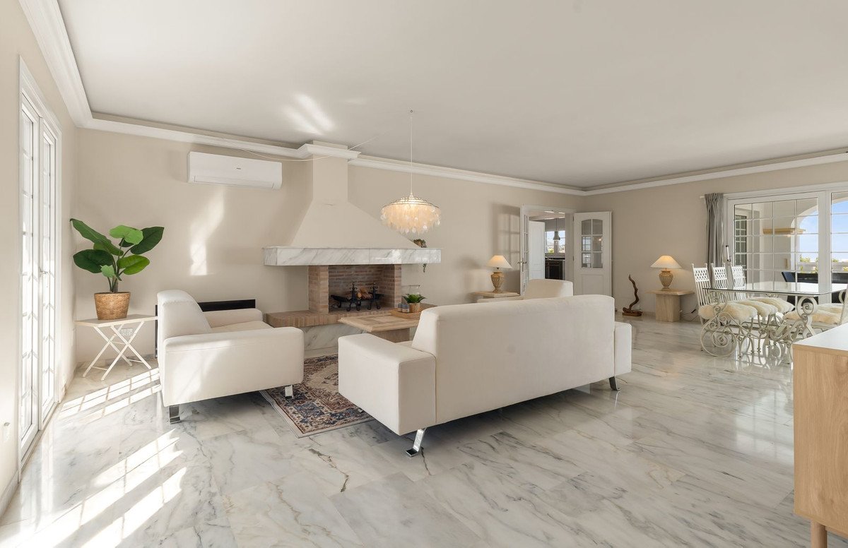 5 Bed Detached Villa in El Hornillo