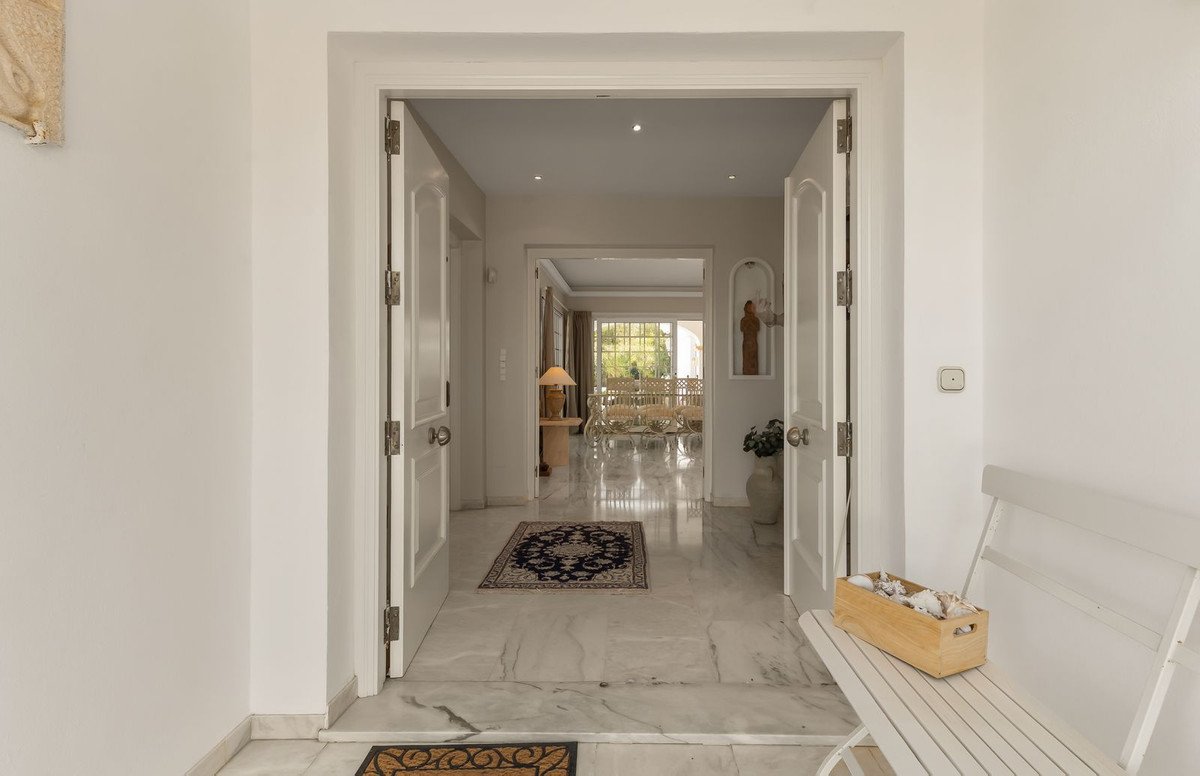 5 Bed Detached Villa in El Hornillo
