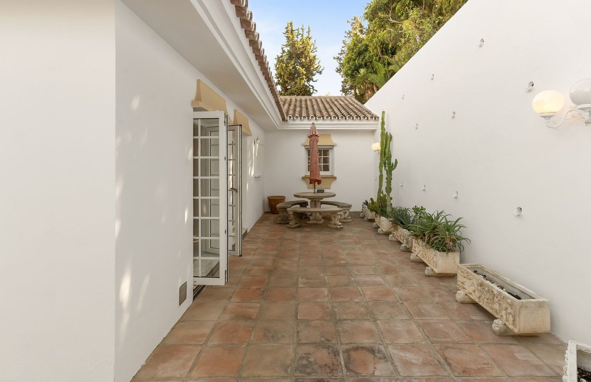 5 Bed Detached Villa in El Hornillo