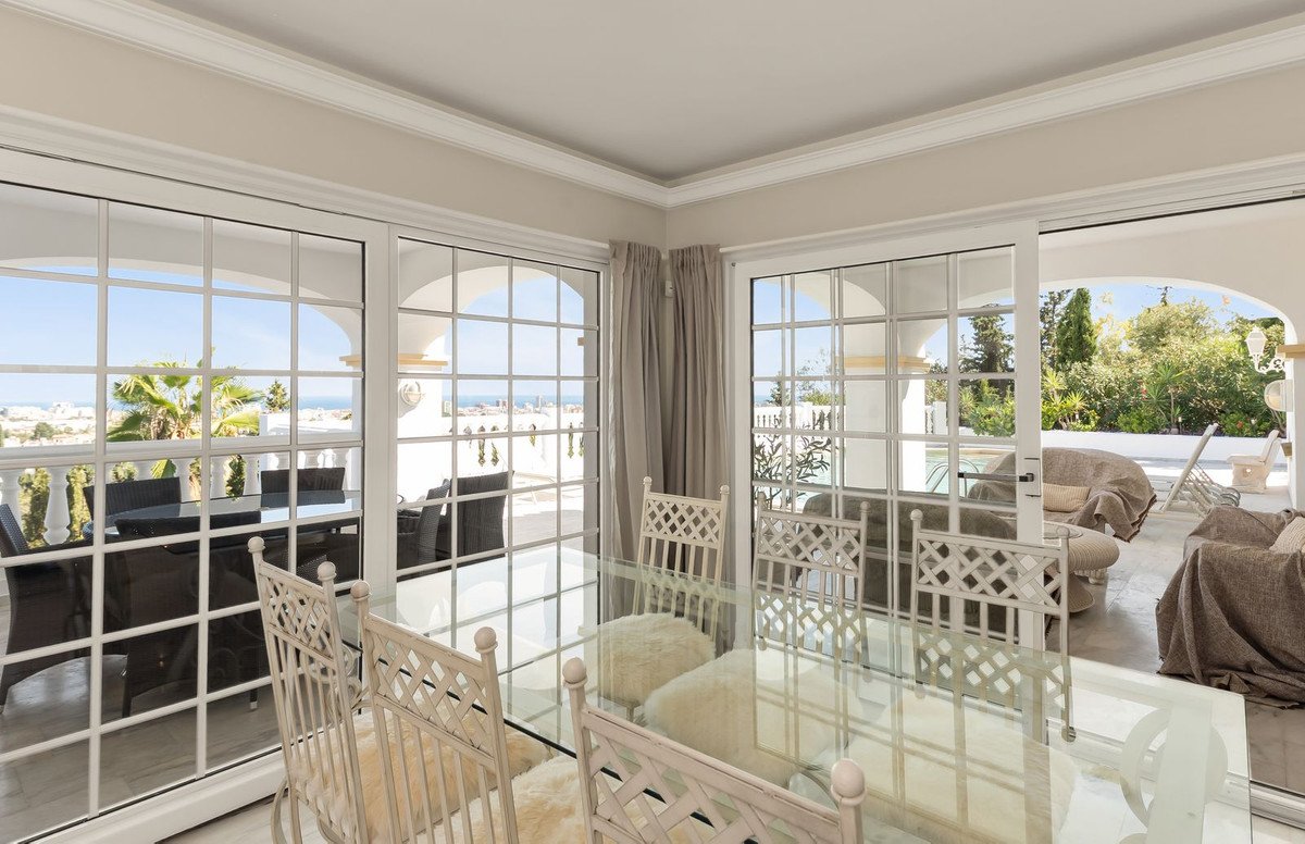 5 Bed Detached Villa in El Hornillo